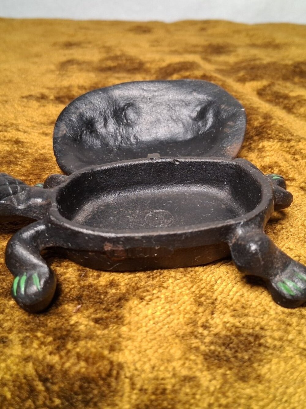 Vintage Wilton Cast Iron Turtle Trinket Box Hinged Black Painted Flowers Dish 4" - Picture 12 of 14